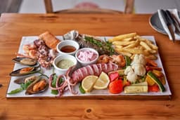 Isaak gallery image 3